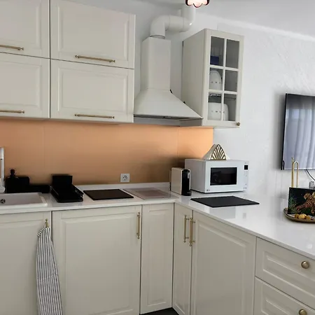 Tiger's Eye Apartment *